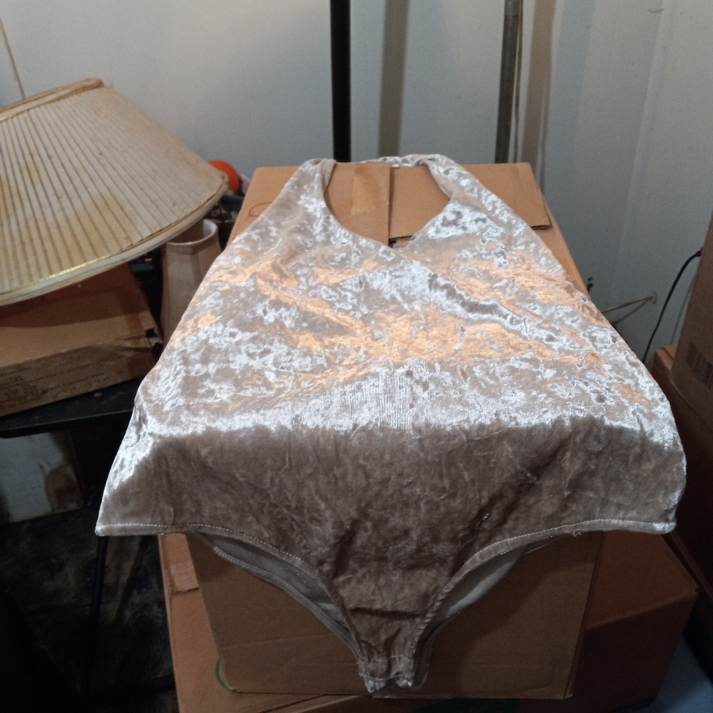 Clothes - Picture 9 of 16